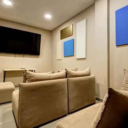 West Family Townhouse Salvador * Estepona