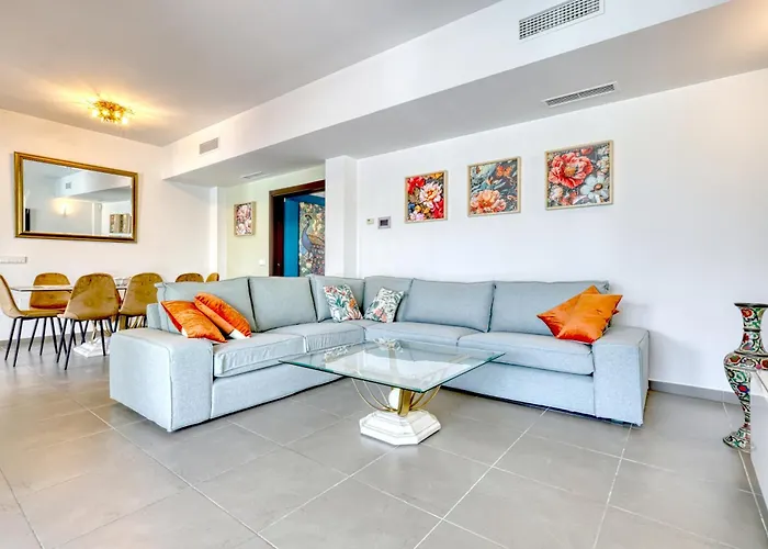 West Family Townhouse Salvador Эстепона