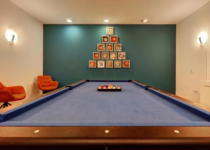 West Family Townhouse Salvador Вилла Эстепона